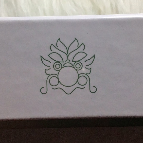 Beauty Defined Skincare Set - Picture 3 of 6